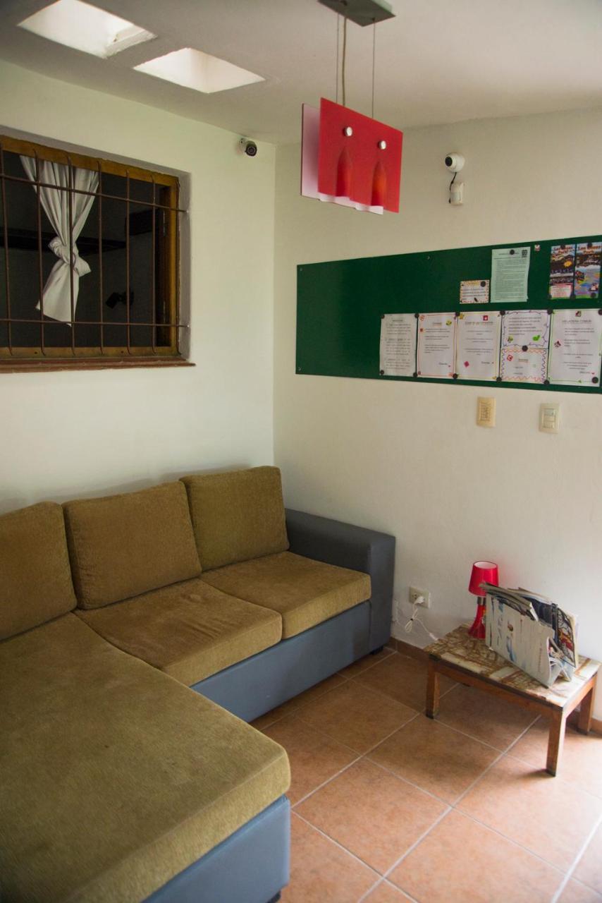 Feliza Hostel Villa Carlos Paz Bagian luar foto